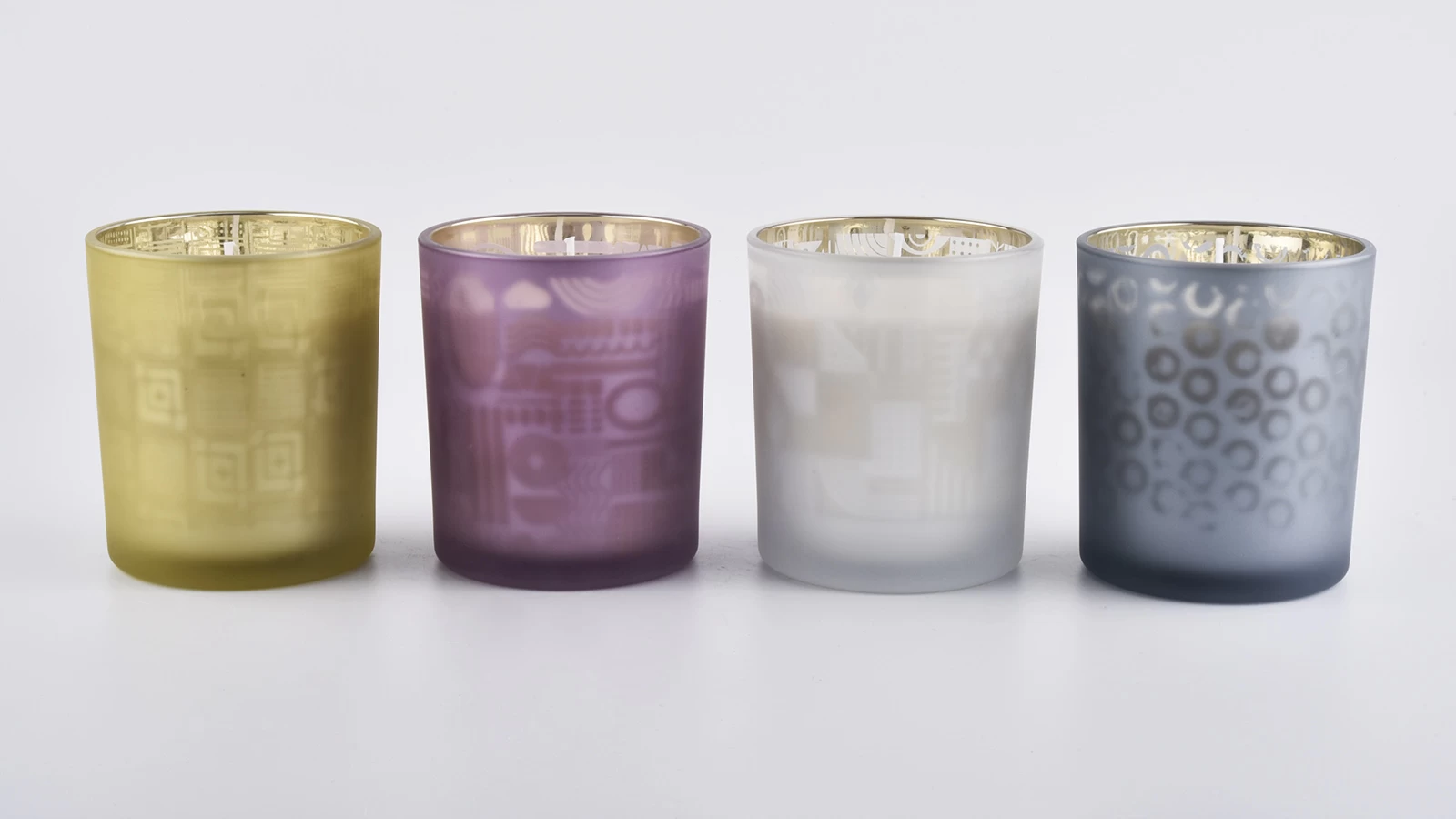 spraying color glass candle jar