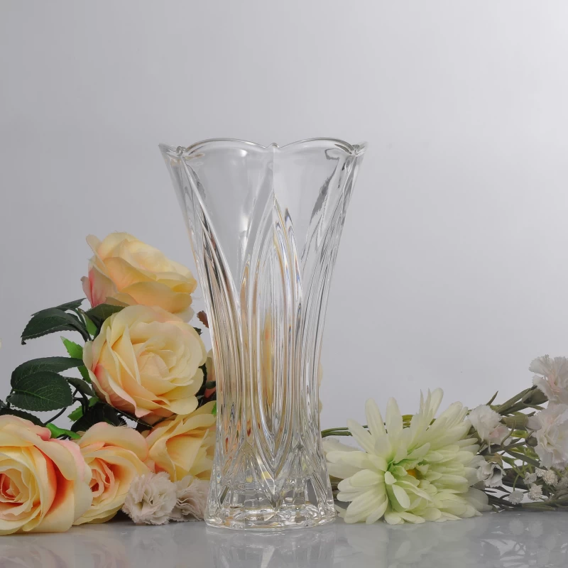 Handblown unique appearance crystal glass vase