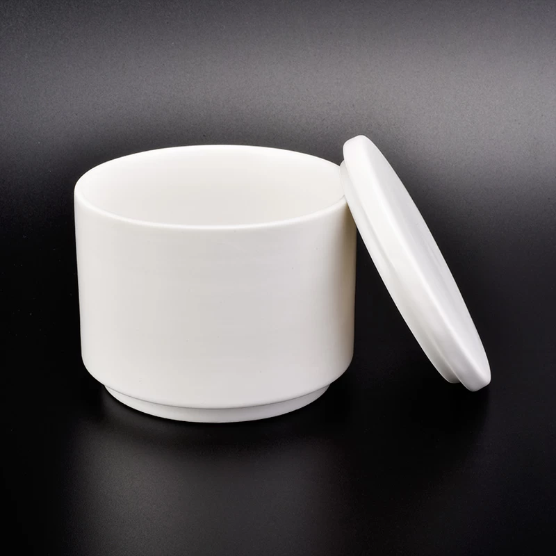 High quality white ceramic candle jar with lid pure decoration