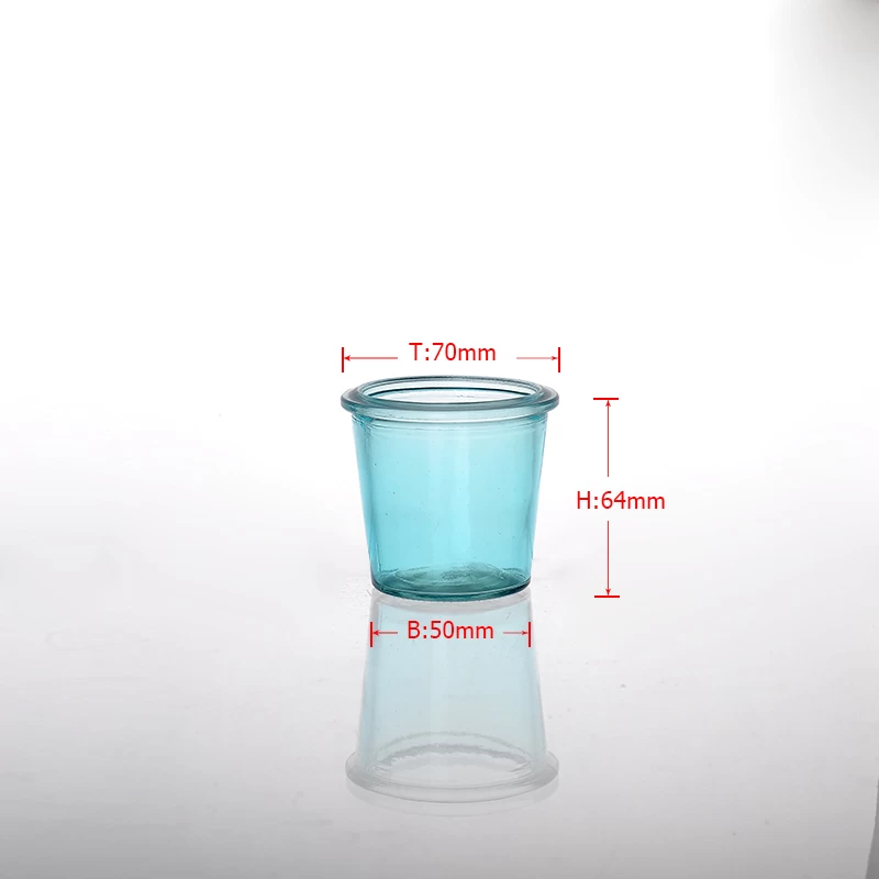 spraying color glass candle jar