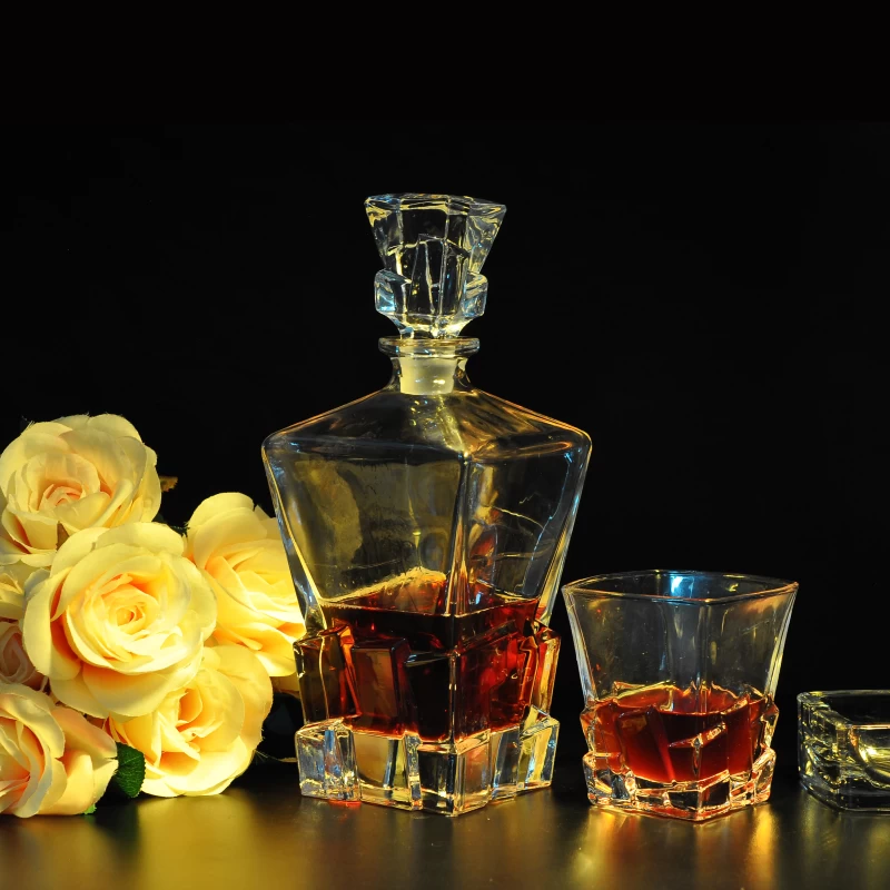 900 ml Luxury Glass Whisky Bottle Scotch Crystal Glass Wine Bottle Amazon wholesale