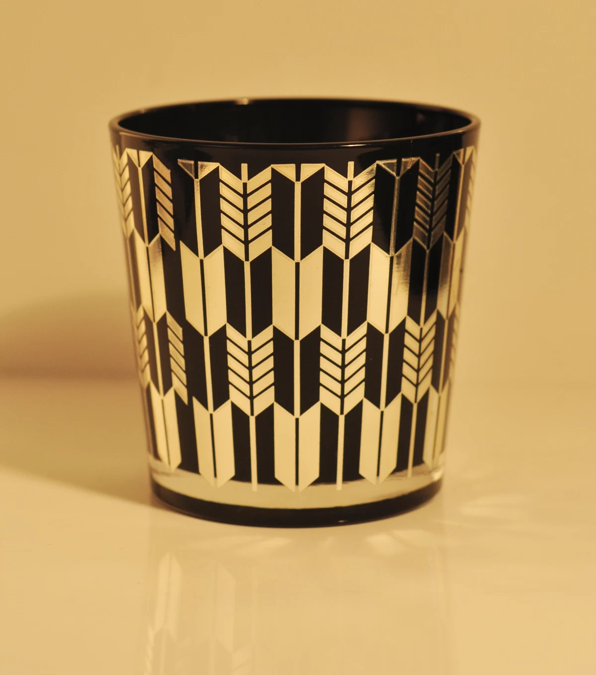Large v Shaped Candle Jar Glass Black