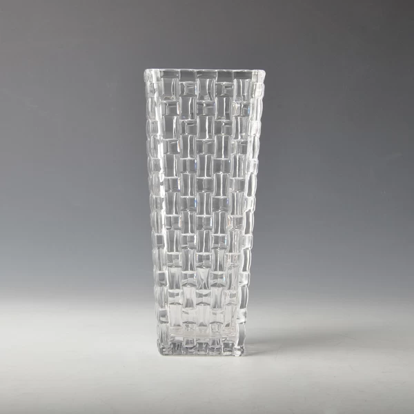 独特的透明玻璃花瓶