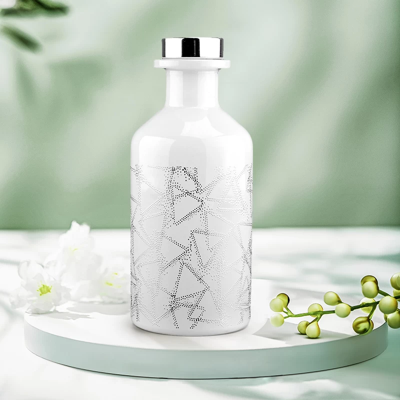 180ml Luxury glass diffuser bottles modern pattern decal printing