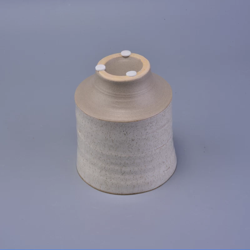Special shape round ceramic candle holder 