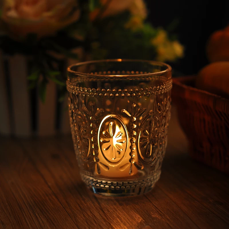Embossed pattern transparent candle holder