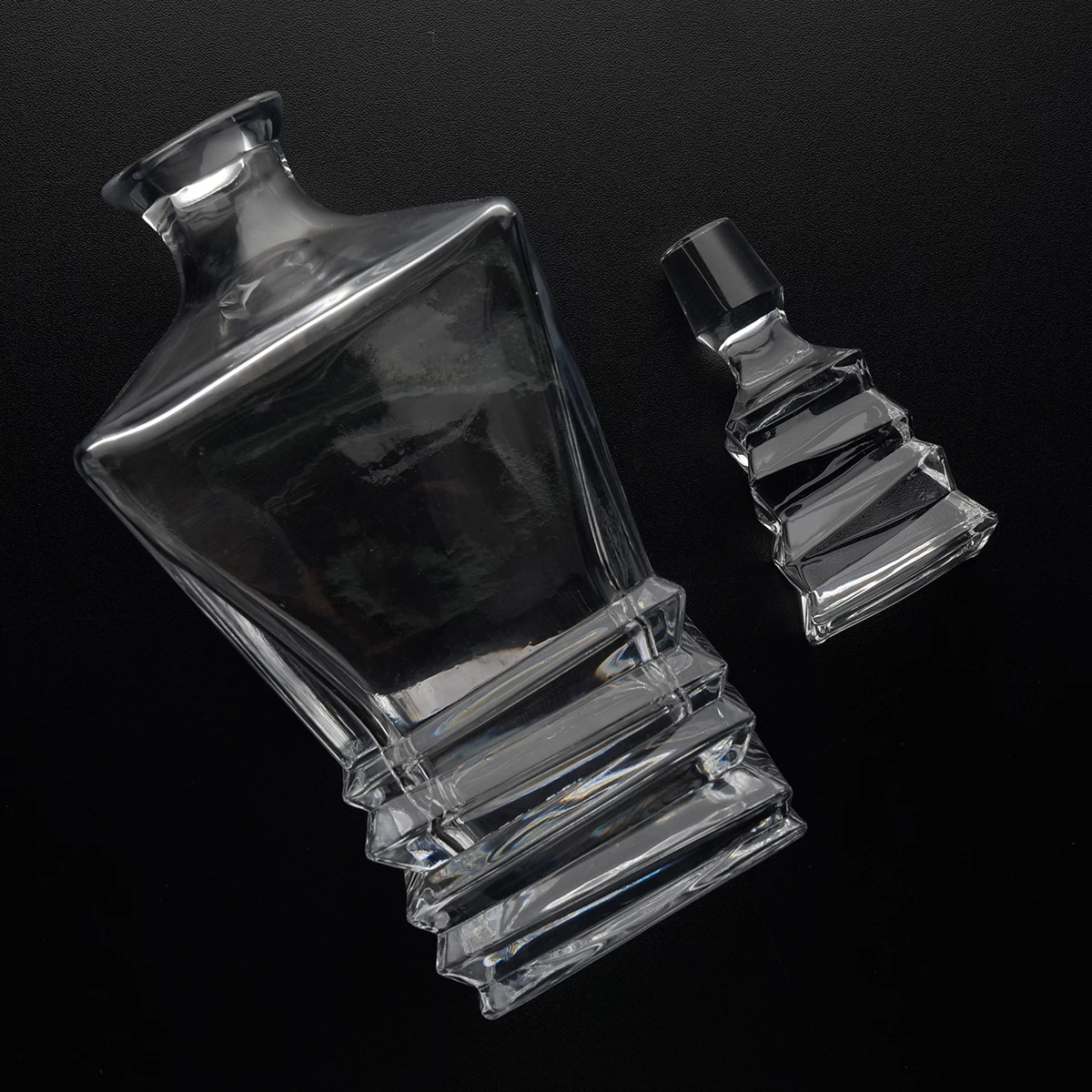 Square design cystal whiskey decanter set wholesale