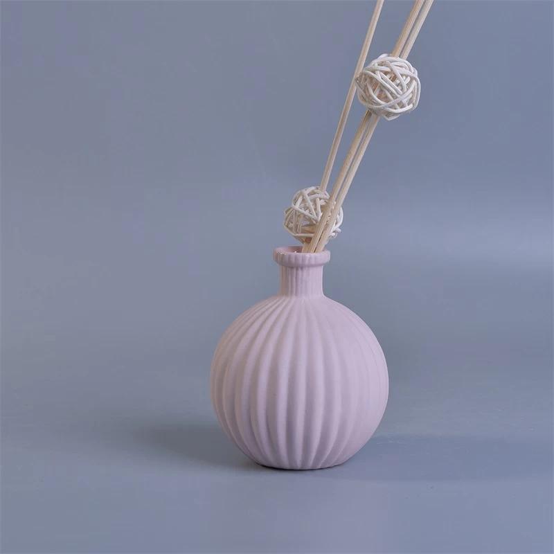 ball shape ceramic diffuser bottle with reed