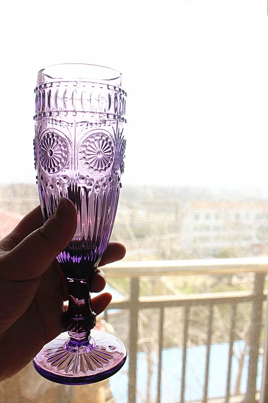 vintage style champagne glasses