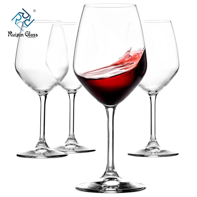 How should wine glasses be kept?