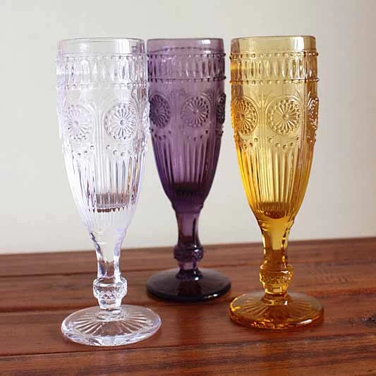 vintage style champagne glasses