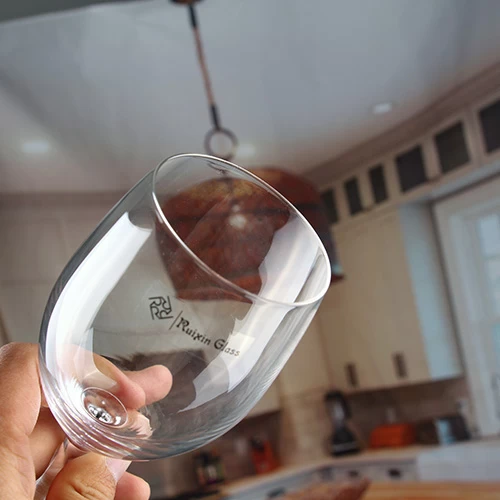 Bulk crystal wine glass