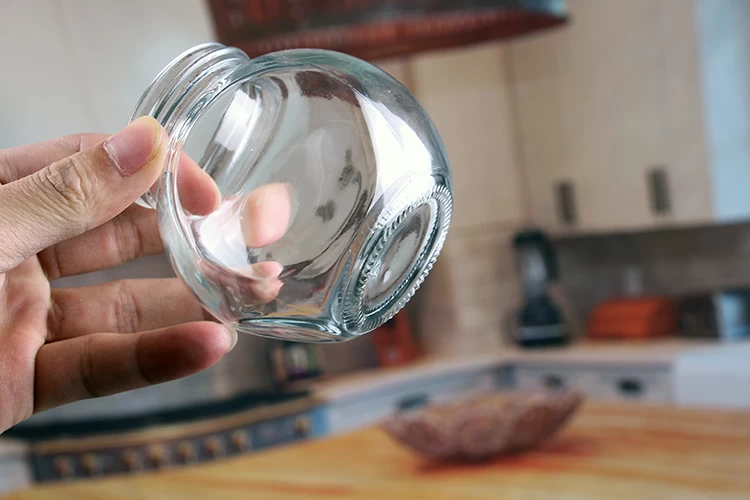 Clear glass jar whit lids