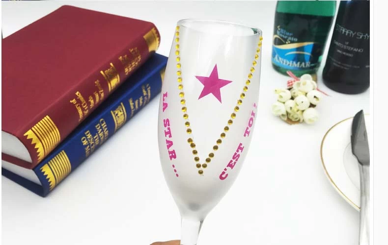 champagne cups