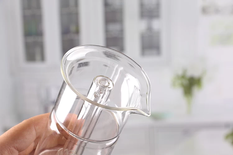 Laboratory Glass Measuring Cup