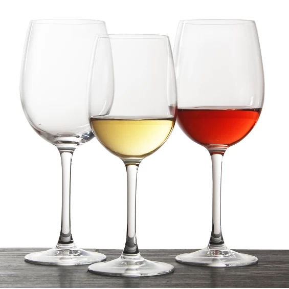What's the appearance difference between a bordeaux glass and a Burgundy wine glass?