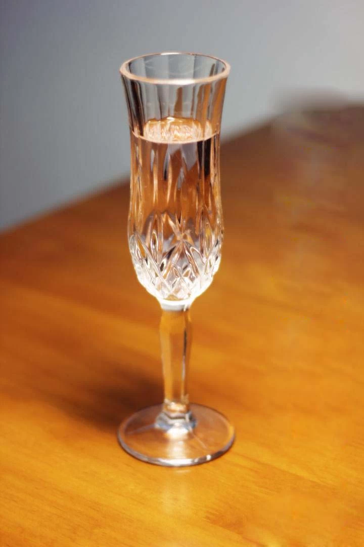 classic champagne glasses
