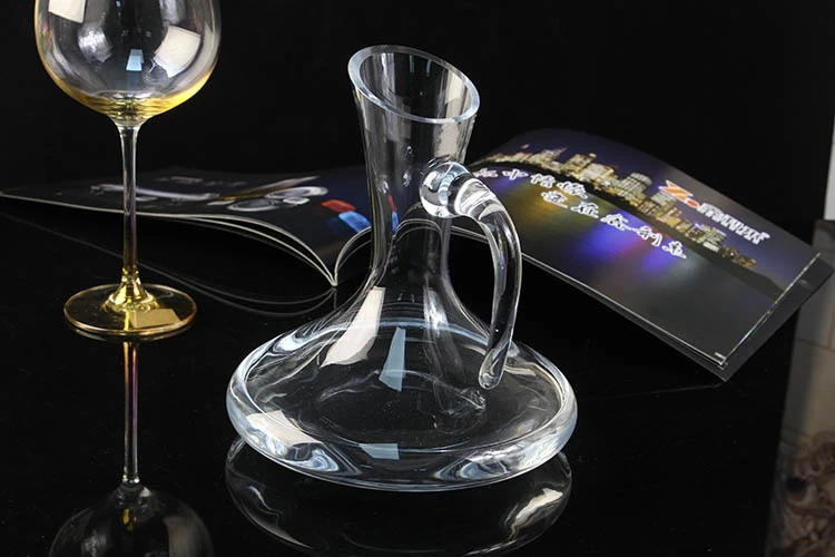 glass wine decanter with handle