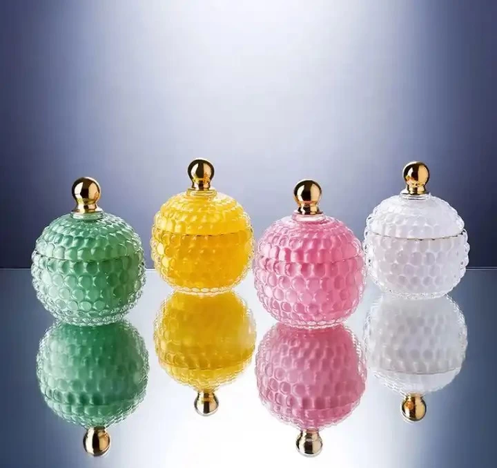 porcelana 2020 Tarro de vela de vidrio tallado Geo de lujo decorativo de alta calidad con tapa fabricante