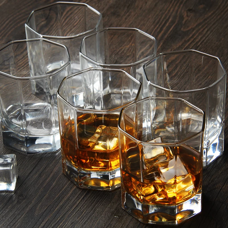 Personalised whiskey glass manufacturer and wholesaler
