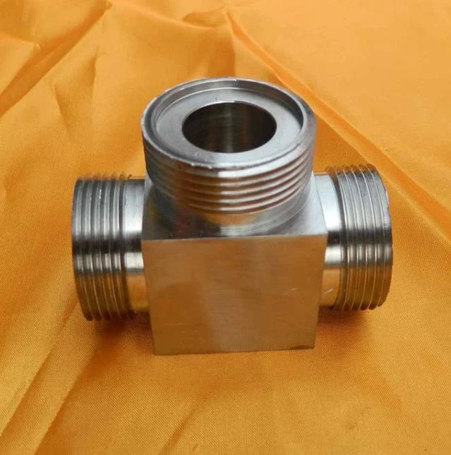 China AE Metric O ring Male tee tube fittings Hersteller