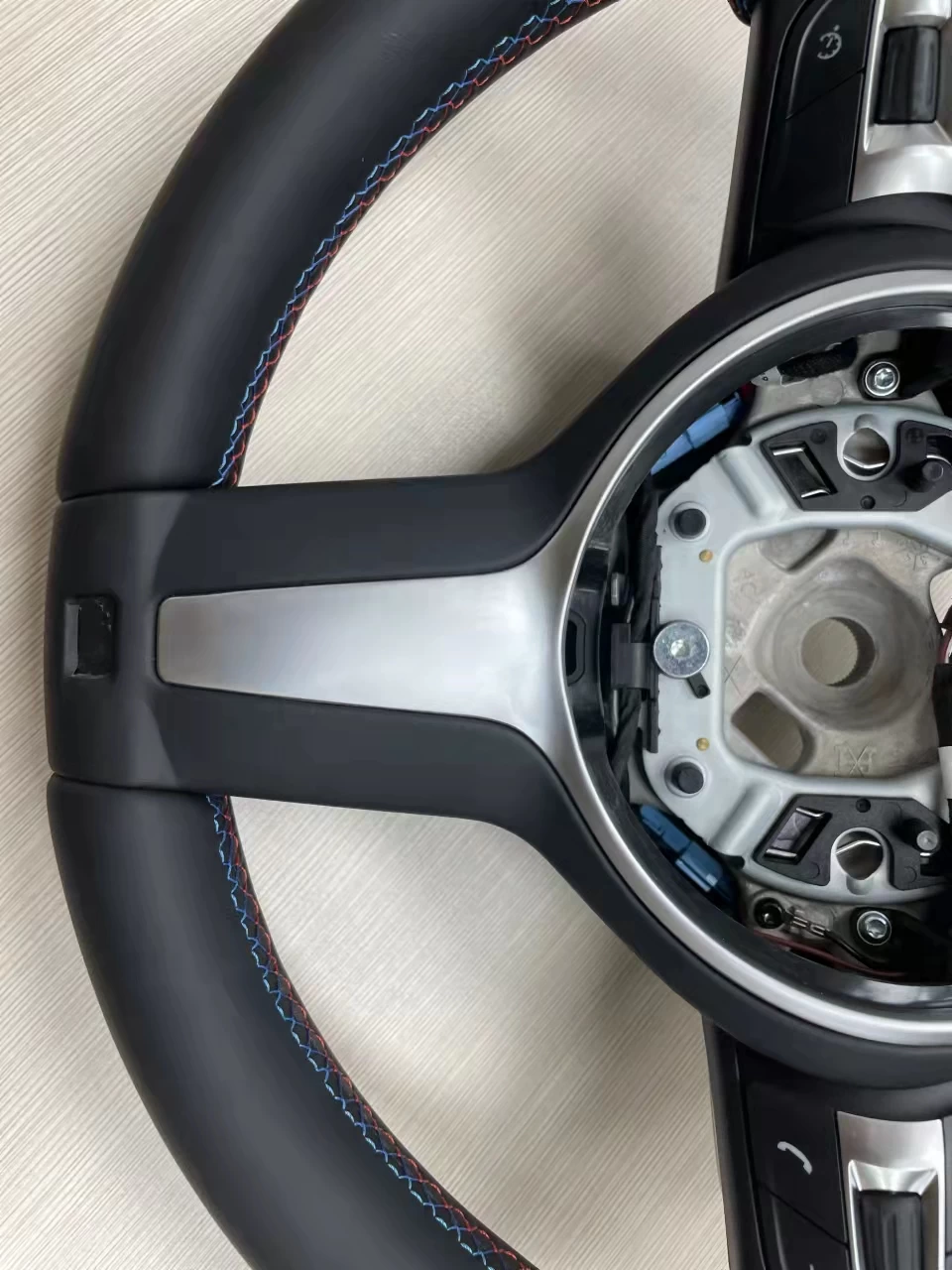 LED พวงมาลัยแบบเจาะรูสำหรับ BMW