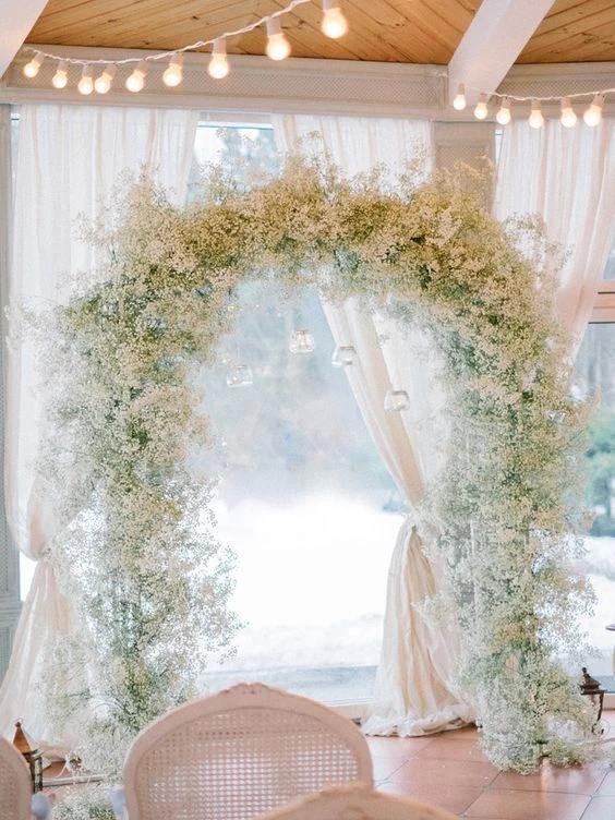 How can I use glass candle holder for my centerpieces at my wedding?