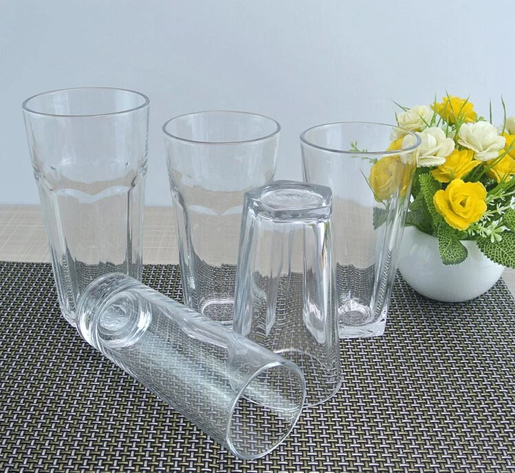 clear drinking cups