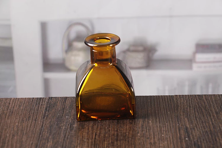 Glass aromatherapy bottle