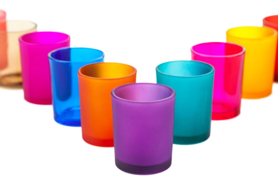 Color spray candle holder