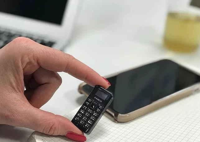 China The World's Smallest Mobile Phone is Coming manufacturer