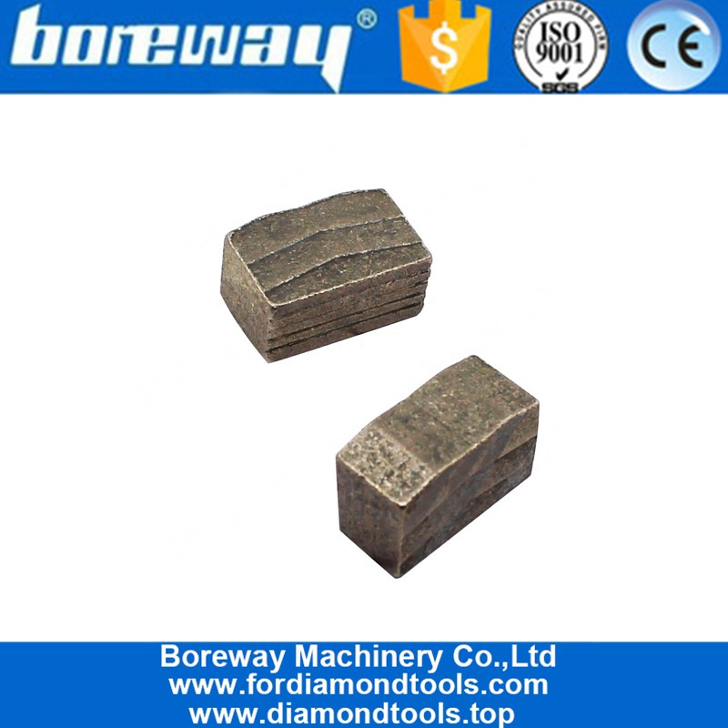 2500mmの先を細くする形の多層構造の花こう岩のブロックの切断のダイヤモンドの区分