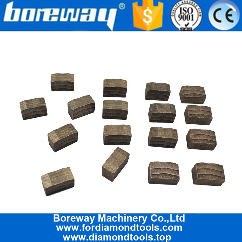 2500mmの先を細くする形の多層構造の花こう岩のブロックの切断のダイヤモンドの区分