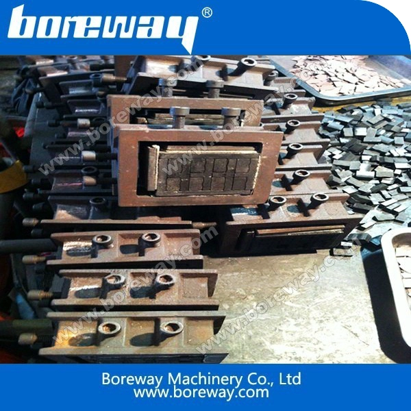 डायमंड कटर सिर एक कच्चा लोहा मोल्ड बॉक्स के साथ मशीन sintering