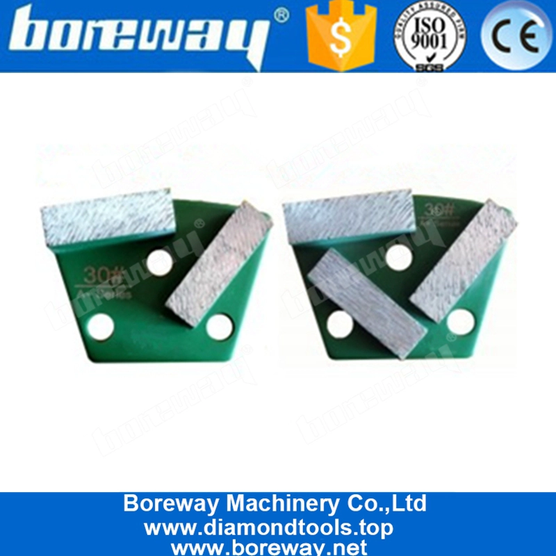 Drei rechteckige Segmente Trapezschleifscheiben mit Gewindebohrungen für Betonboden