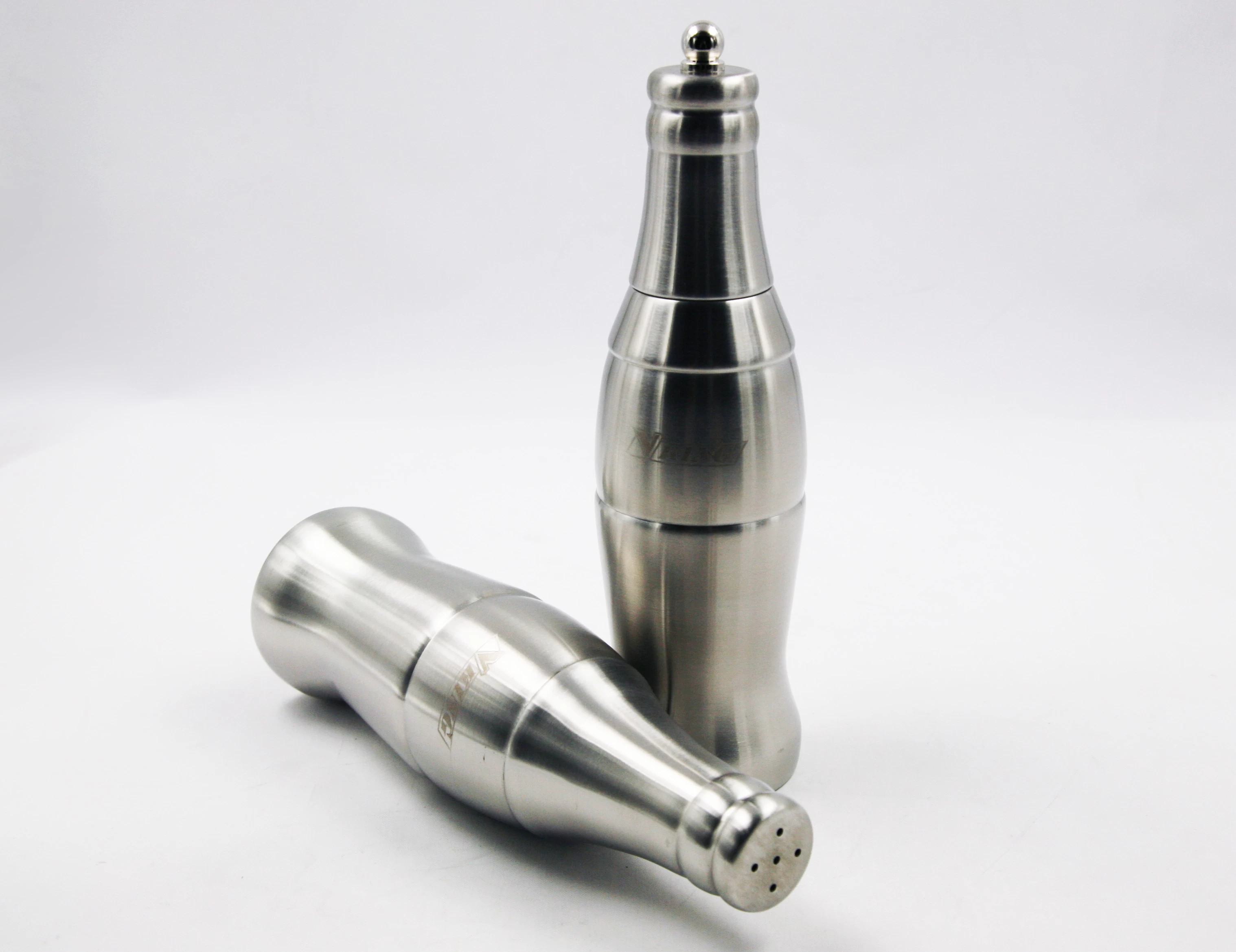 7.5 inch Bottle Shape Stainless Steel Pepper Mill and Salt Shaker Set EB-SP74