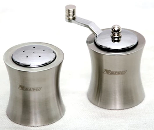 High quality manual stainless steel salt and pepper shakers