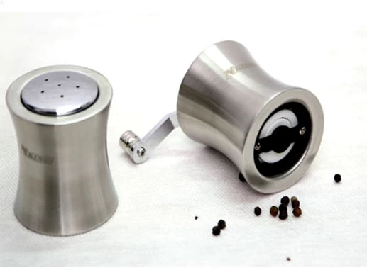 High quality manual stainless steel salt and pepper shakers