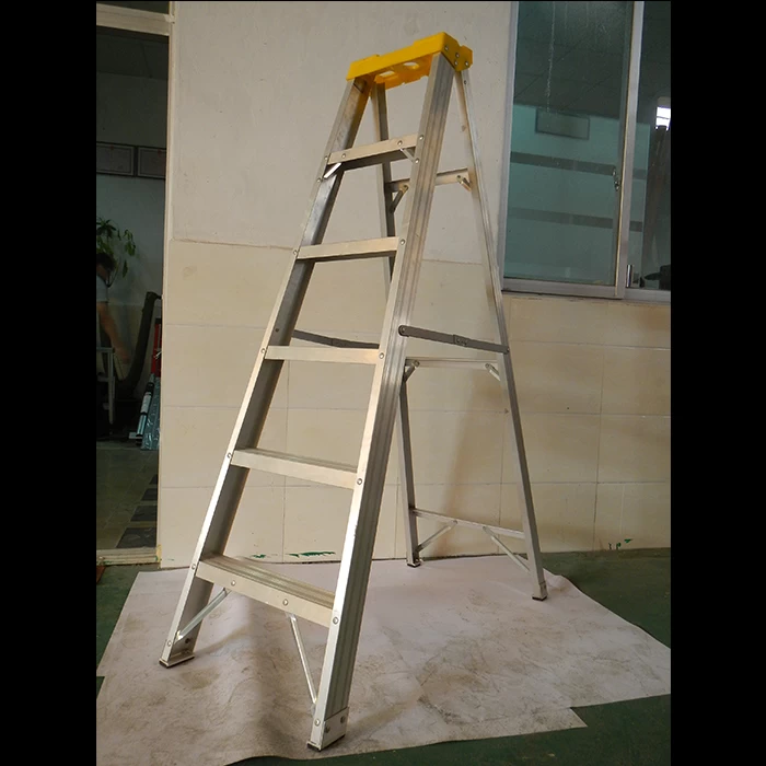 Xingon Heavy Duty Aluminum Step Ladder with plastic tray EN131