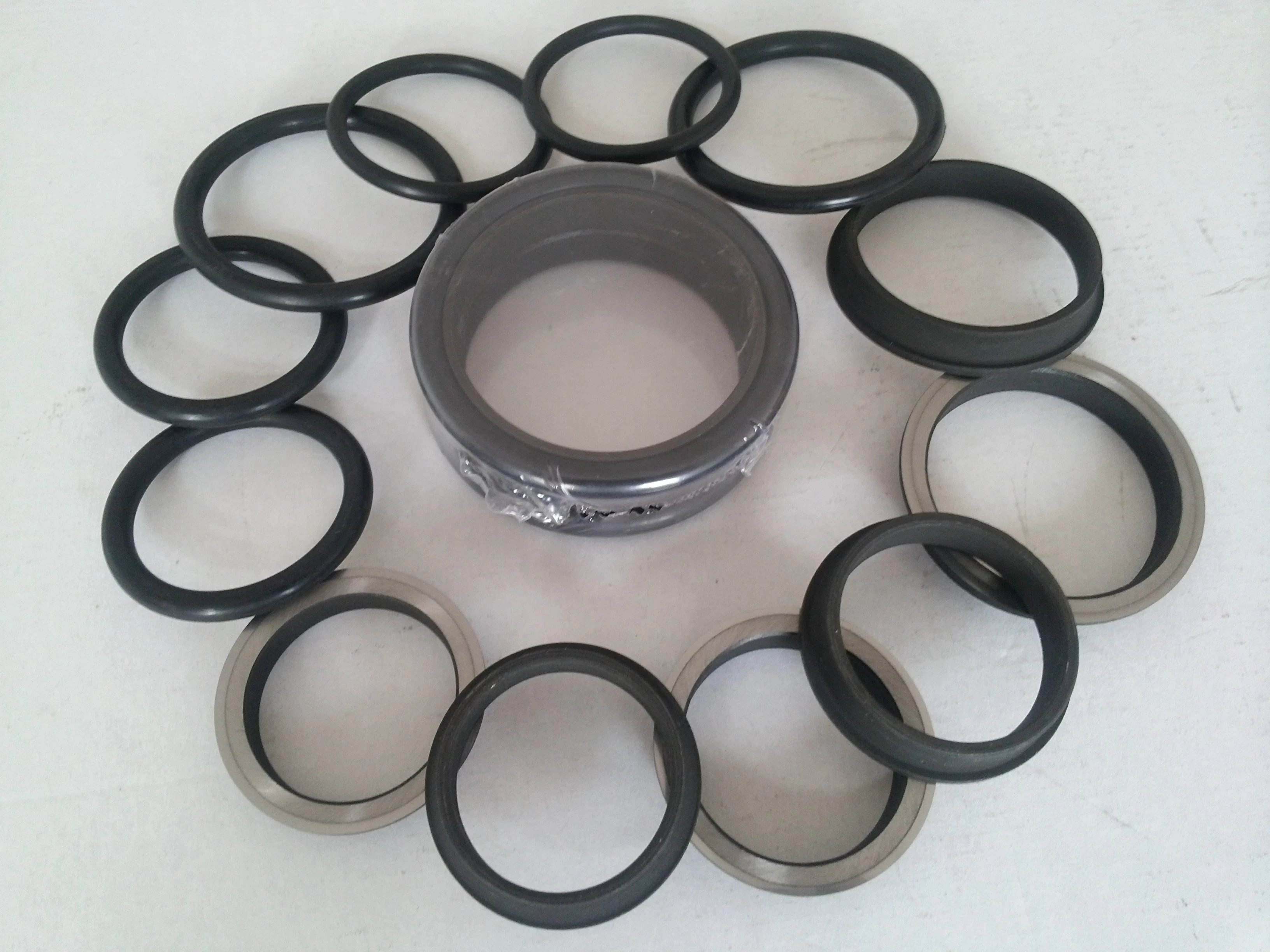 China Hard Cast Floating Seals 15Cr3Mo Alloy Iron Toric Seals manufacturer