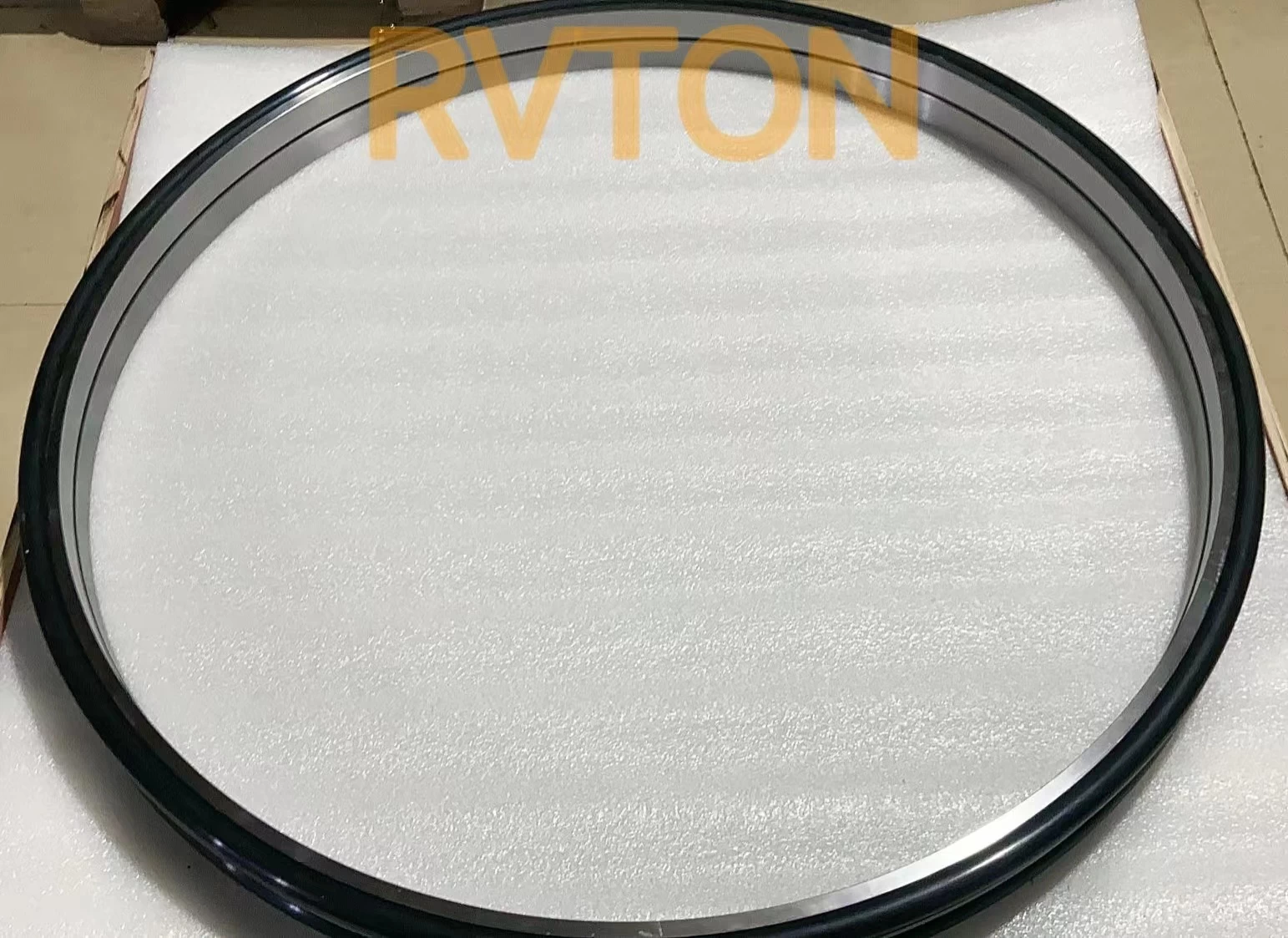 China Mechanical metal face oil seal for big size R7750 inner diameter 775mm manufacturer