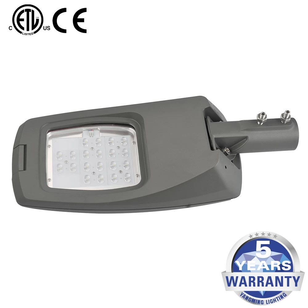 China Fabricante 100W LED Street Light New Design Cree XGP3 LED y Philips Driver