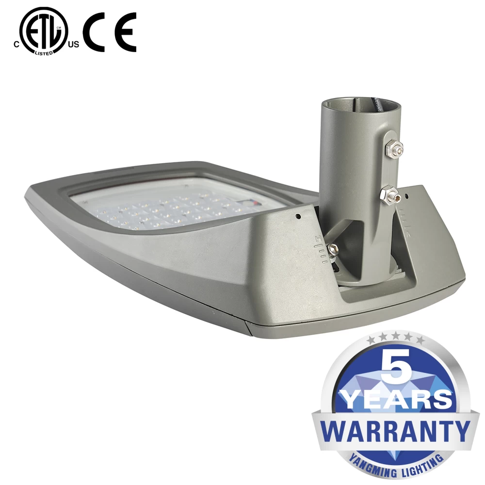 중국 제조 업체 100W LED 가로등 새로운 디자인 크리 어 XGP3 LED 및 필립스 드라이버