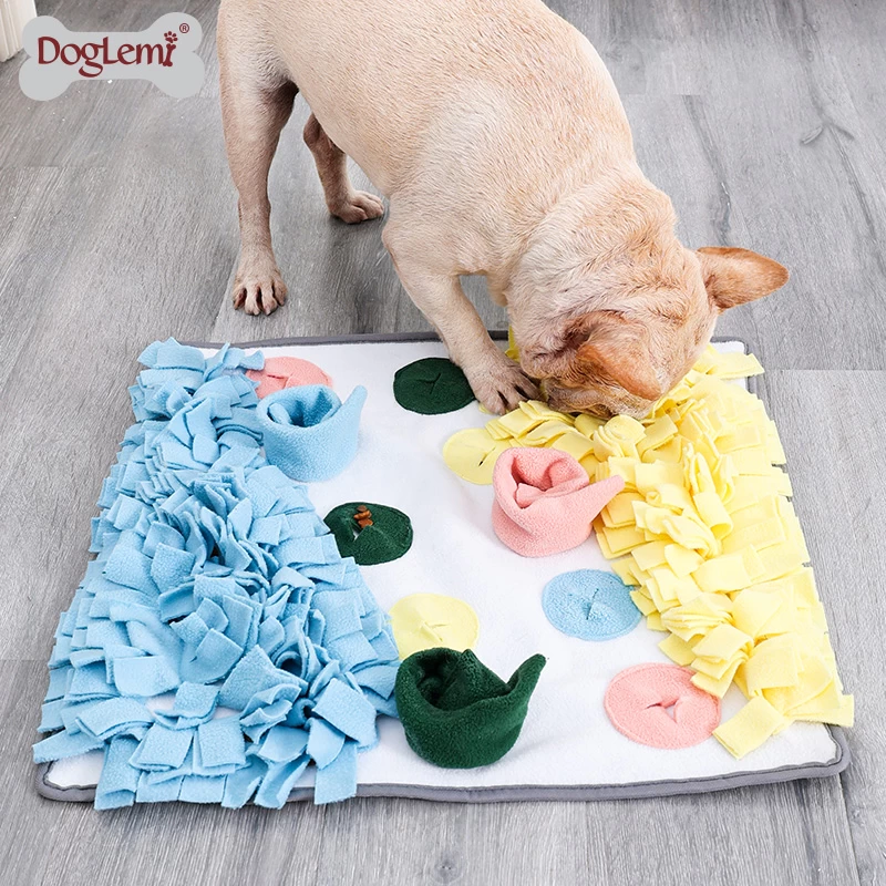 Tapis d'alimentation pour chiens pour animaux de compagnie de design frais, tapis de jouets de chien interactifs durables, couverture de bol d'animaux de nez