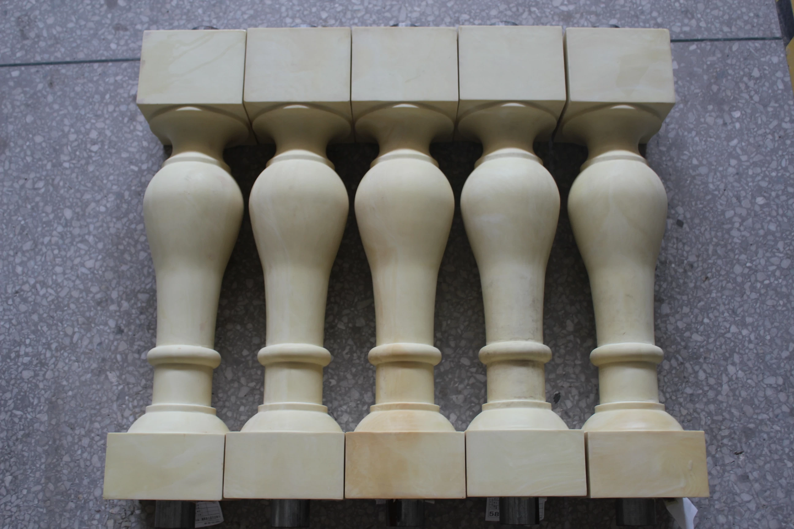 China attractive baluster ,traditional stair balustrade, profession stair balustrade, fashion stair baluster fabricante