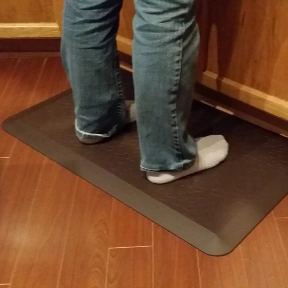 best fatigue mat,best standing mats,mat to stand on at work,colorful kitchen mat,foot mat