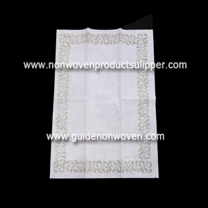 China DA - Gold Full Printing 1/6 Fold 11.5 x 17 cm Feel Like Linen Dinner Napkin manufacturer