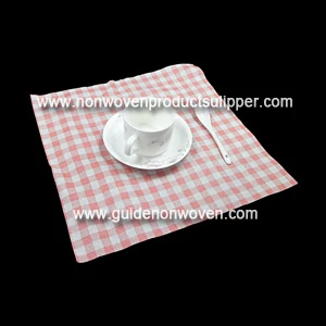 China Full Red and White Checkered Printing Airlaid Table Napkin manufacturer