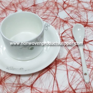 China GTDL1001-C Red Color Floss Non Woven Fabric For Wholesale Table Decoration Polyester Custom Christmas Placemat manufacturer
