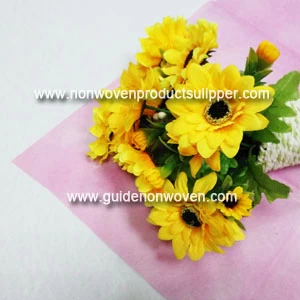 China GTTNp-p Pink Color  Polyester Spunbond Non Woven Fabric For Fresh Flower Wrapping manufacturer